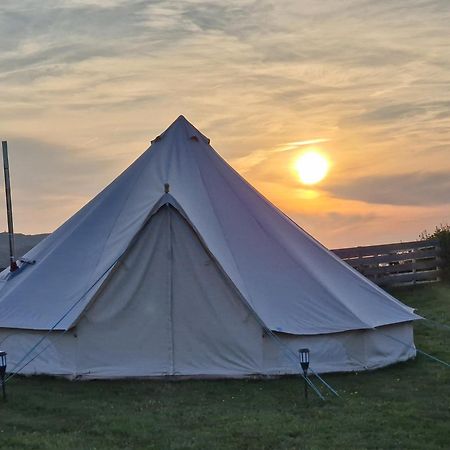 Beautiful 1-Bed Bell Tent In Holyhead Esterno foto